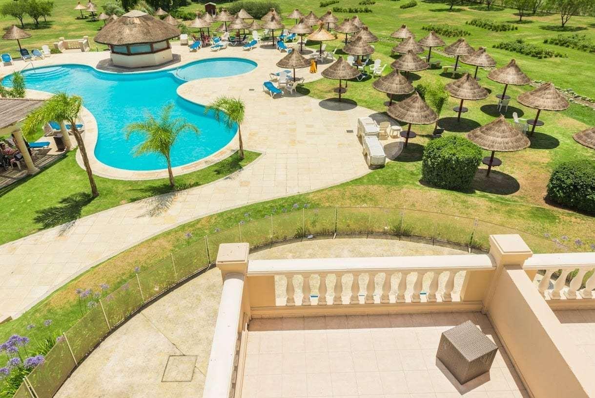 Howard Johnson Resort Spa & Convention Center Villa de Merlo Exterior photo