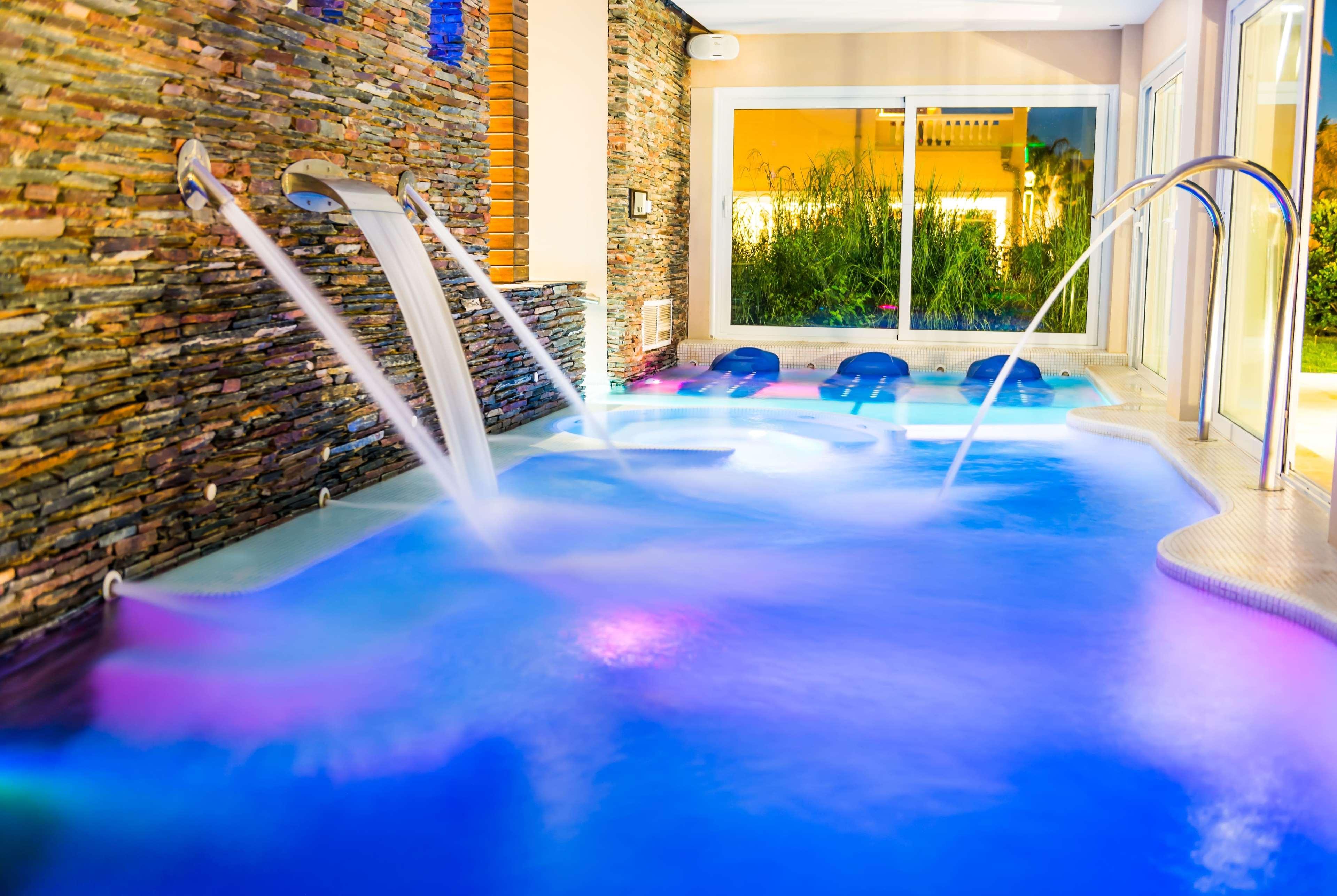 Howard Johnson Resort Spa & Convention Center Villa de Merlo Exterior photo