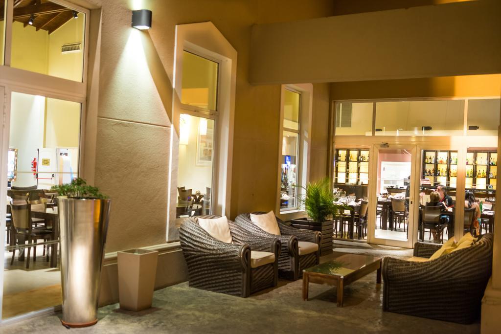 Howard Johnson Resort Spa & Convention Center Villa de Merlo Exterior photo