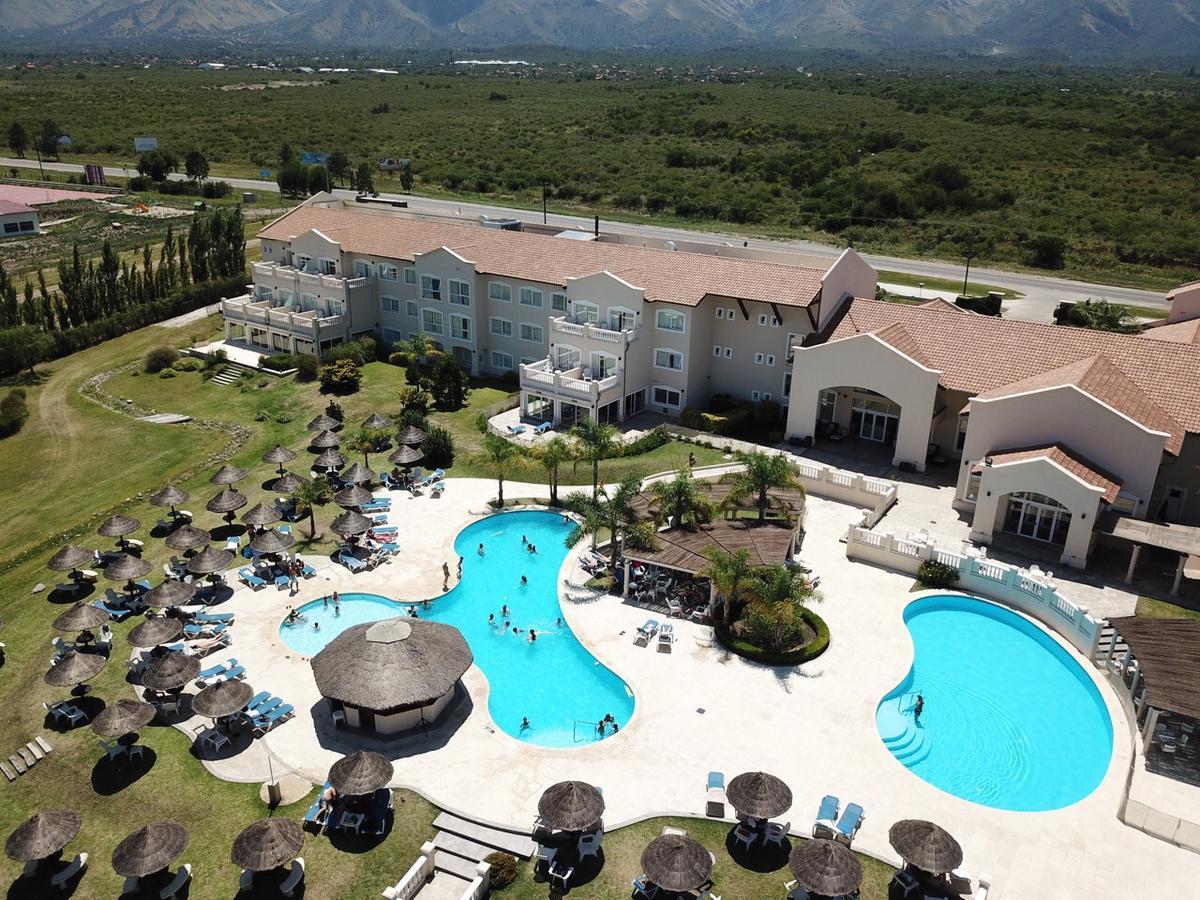 Howard Johnson Resort Spa & Convention Center Villa de Merlo Exterior photo