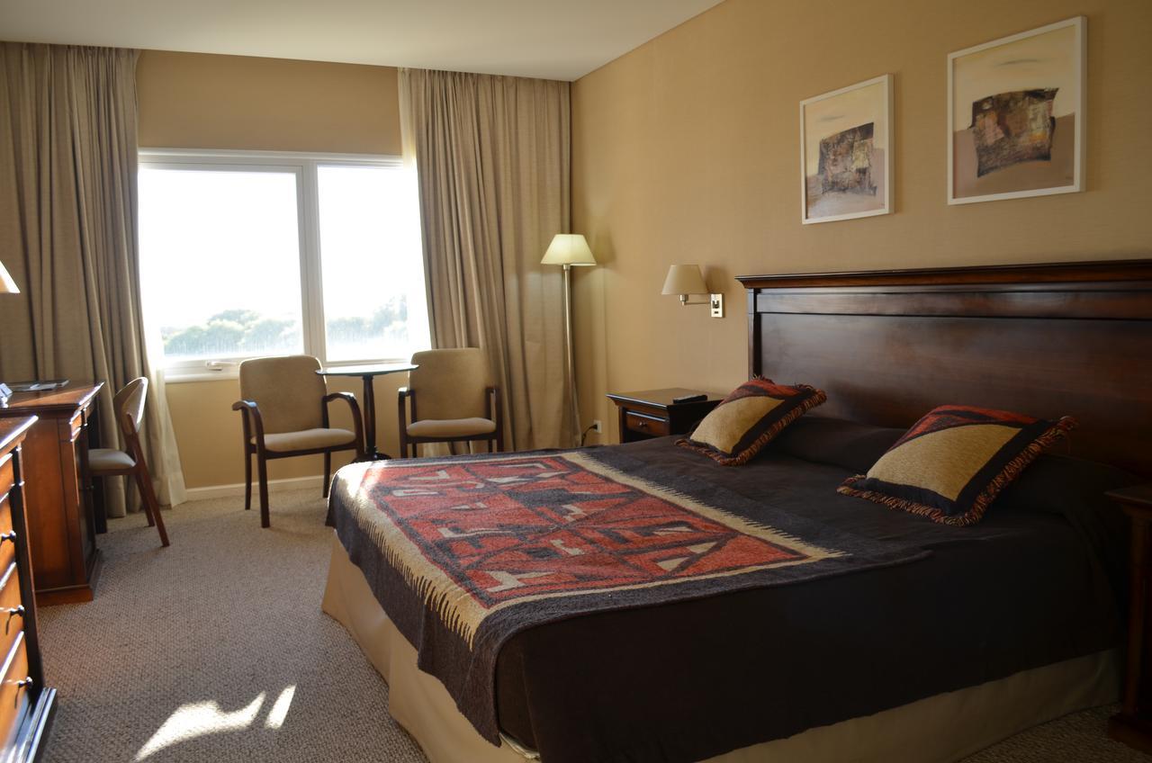 Howard Johnson Resort Spa & Convention Center Villa de Merlo Exterior photo