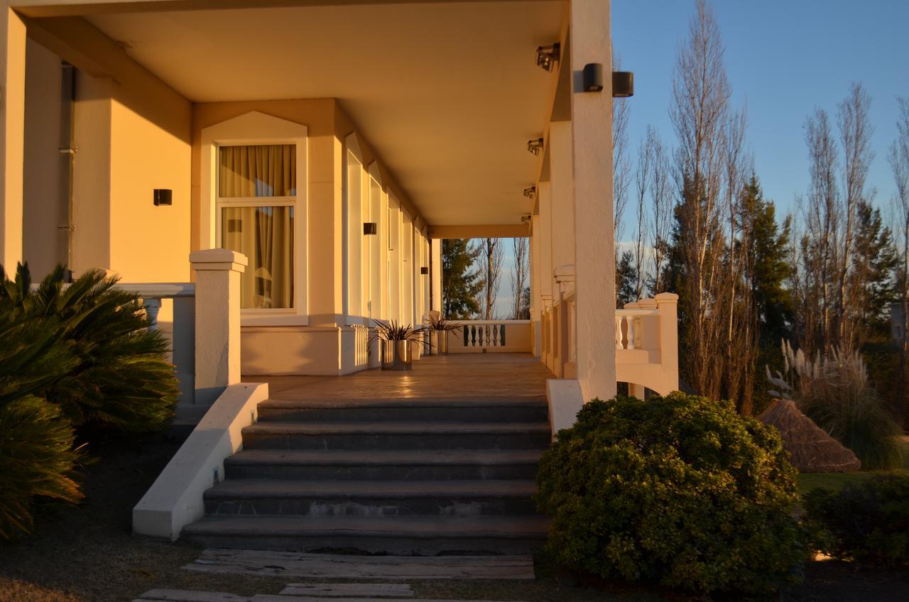 Howard Johnson Resort Spa & Convention Center Villa de Merlo Exterior photo